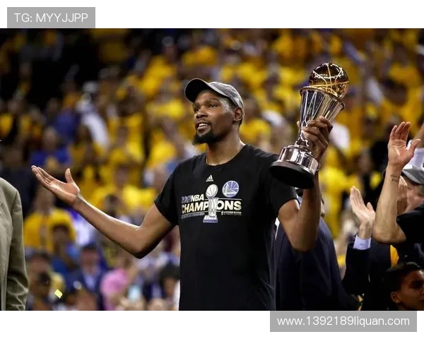 2018年NBA总决赛勇士横扫骑士夺冠杜兰特蝉联FMVP